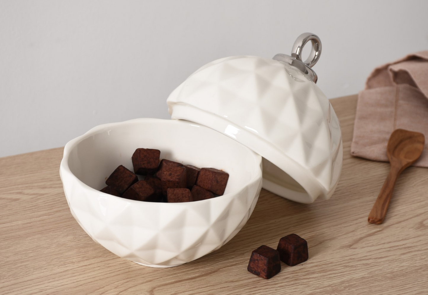 Silver and White Ornament Bowl ( 2 Sizes)