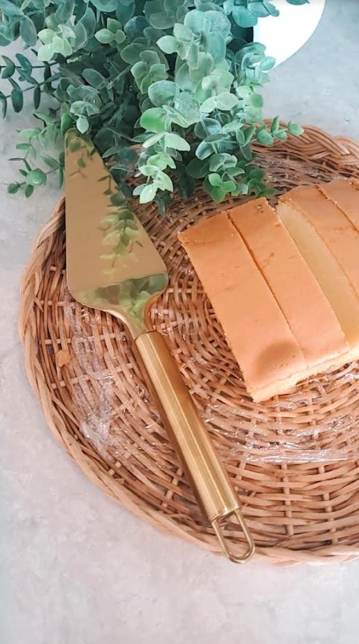 Gold Cake Server